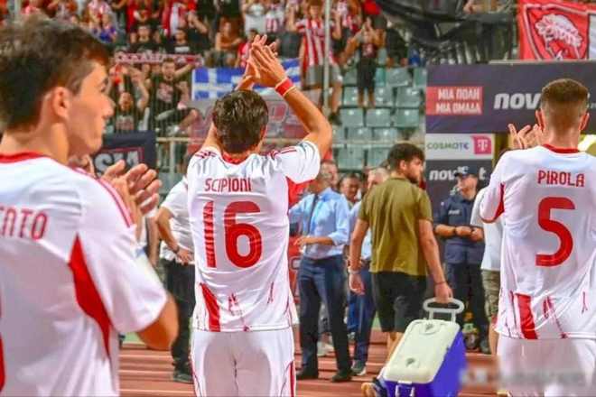 阿贾克斯训练开放日，赛前刷新队史纪录引欢呼，西甲在即，球探报告显示潜力的简单介绍